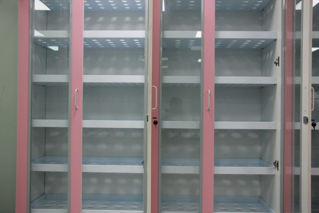 glassware storage cabinet / vessel storage cabinet