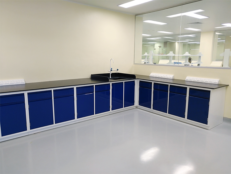 Lab bench